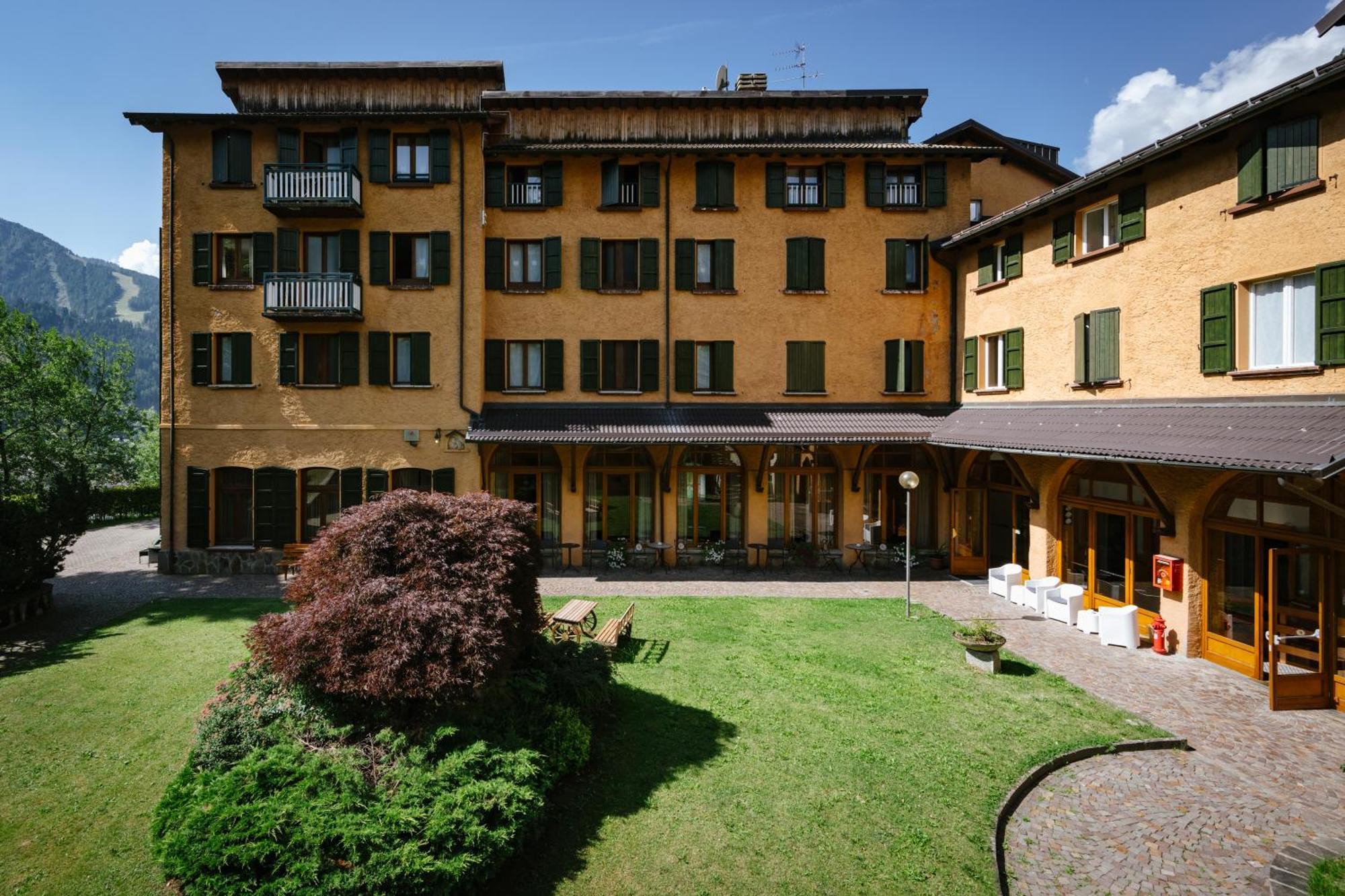 Villa Luzzago Ponte Di Legno Exteriör bild